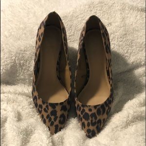 Old Navy leapard pumps size 8